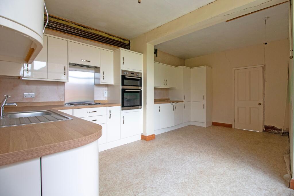 House in West Lindsey, Blyton - More