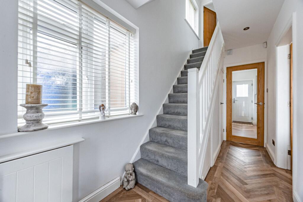 Delamere Close, Woodley, Stockport. photo 5