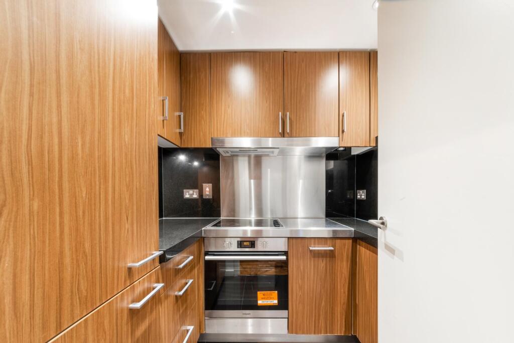New Providence Wharf, E14 photo 4