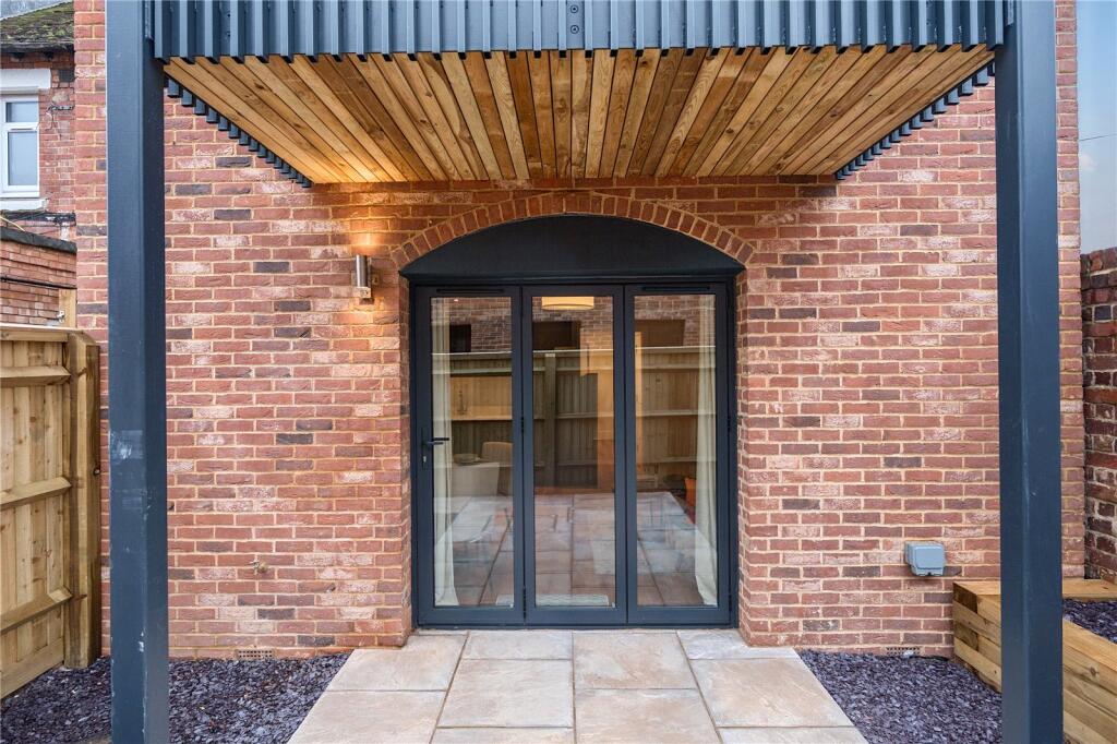 Main image of property: Cowley Road, East Oxford