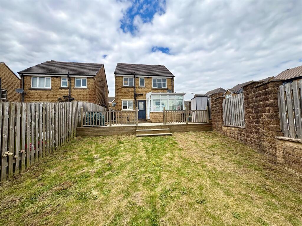 Bradshaw View, Queensbury photo 2
