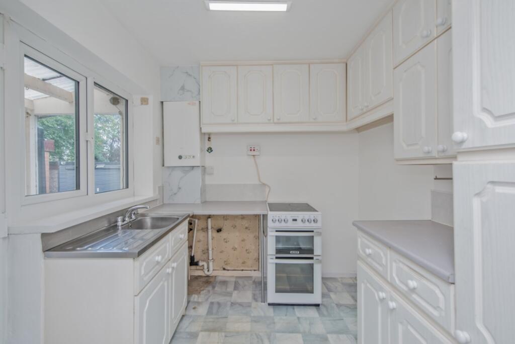 House in Kirklees, Firthcliffe - More