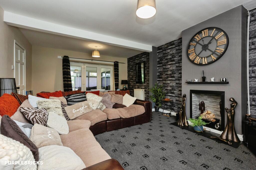 House in High Peak, Hadfield - More
