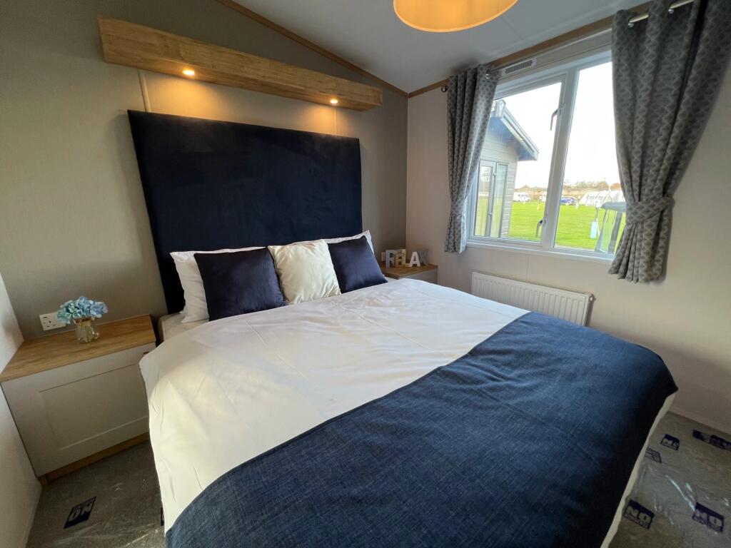 Additional image 5 of Two Bed Sunseeker Spirit (39x12) 2023, Dovecote Riverside Park, Welford Road, Bidford-upon-Avon, Warwickshire, B50 4NP