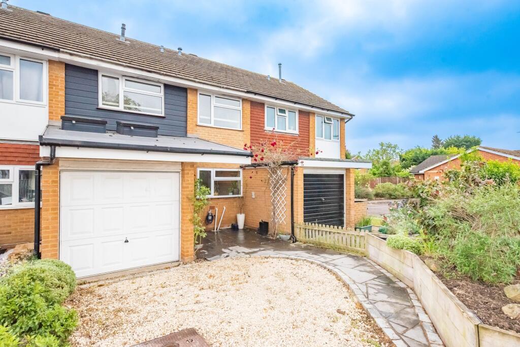 Main image of property: Cleveland, Charvil, RG10