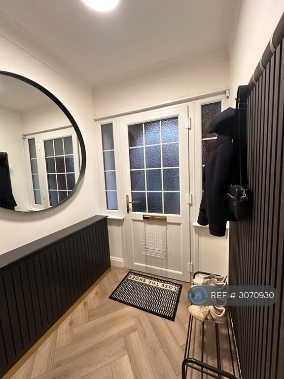 House in London - View 5