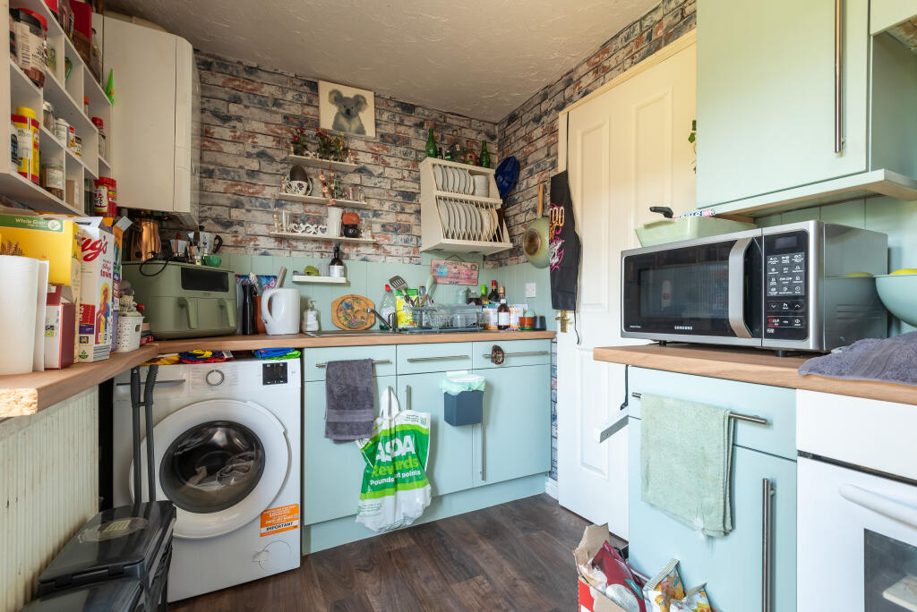 House in Kingston upon Hull, Kingswood - More