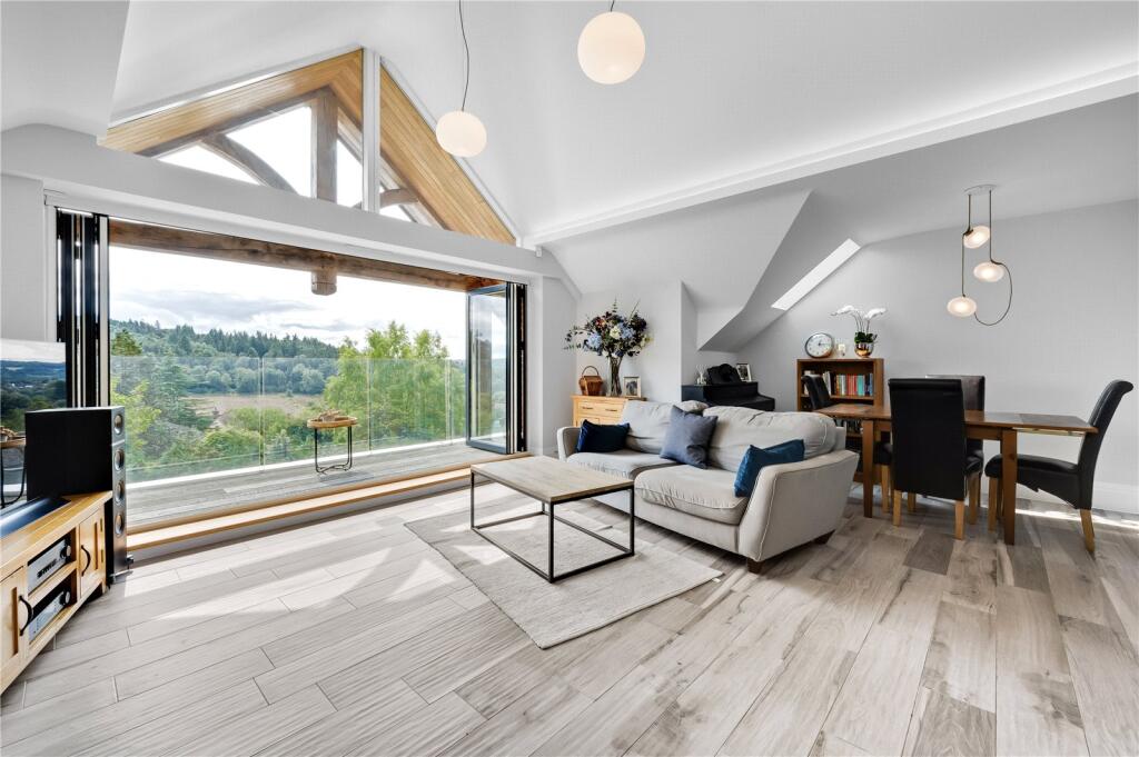 Apartment in Guildford, Surrey - View 2