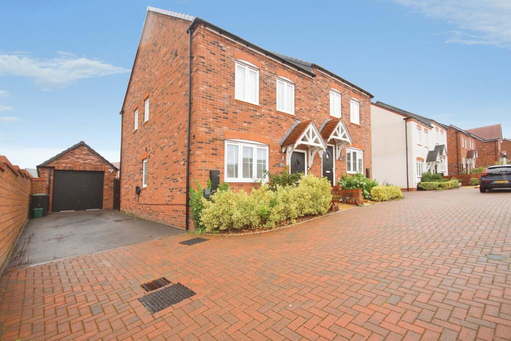Main image of property: Gowling Close, Radford Semele, Leamington Spa