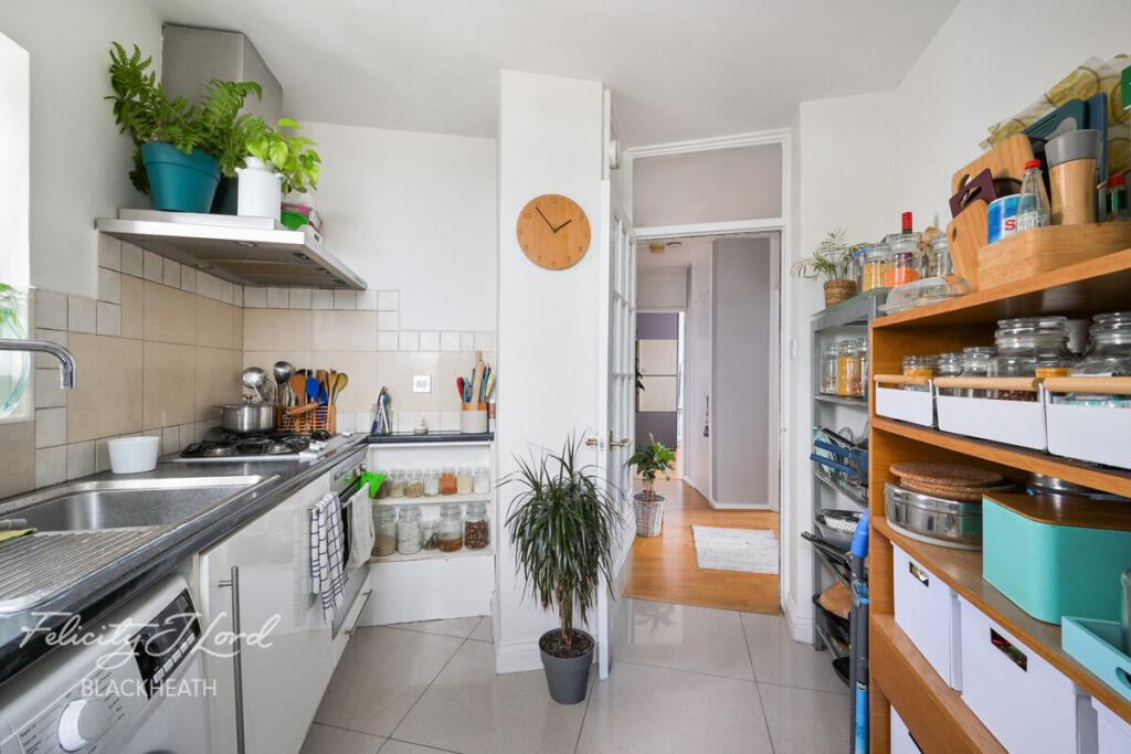 Apartment in London, Woolwich Dockyard, Charlton Riverside - View 3