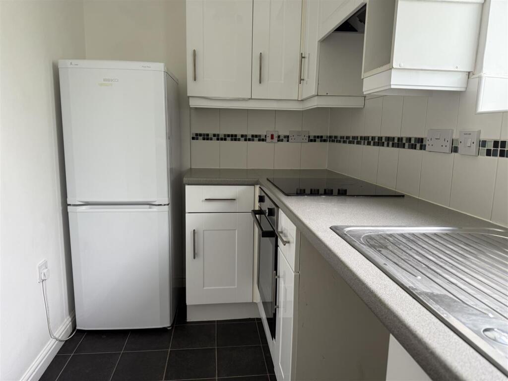 Apartment in Warwick, Whitemoor, Kenilworth - View 3