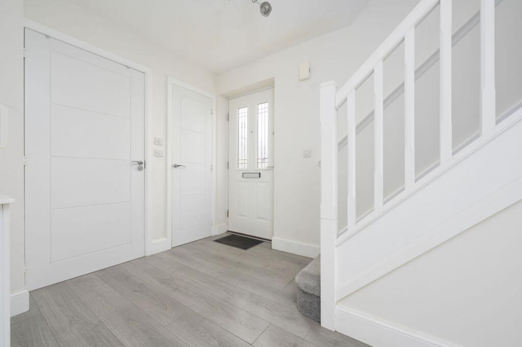 Lady Campbells Court, Dunfermline, KY12 photo 2