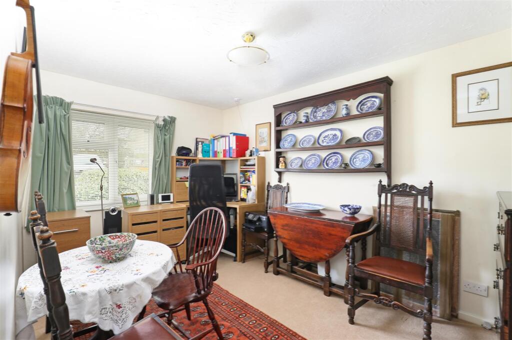 Cambridge Way, Minchinhampton, Stroud photo 4
