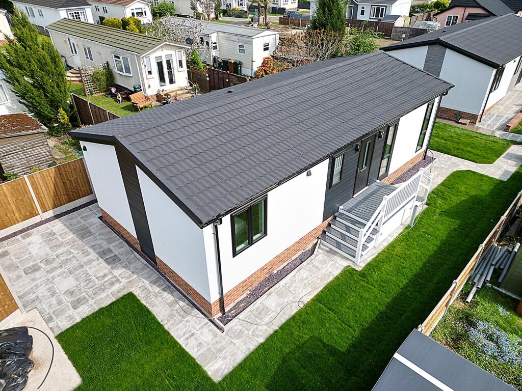 Main image of property: Grosvenor Avenue, Kings Langley, Hertfordshire, WD4