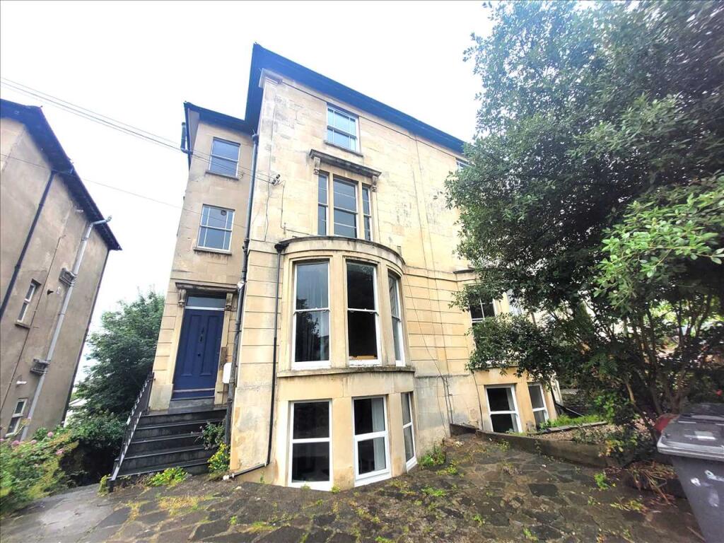 Main image of property: Garden Flat Southfield Road
