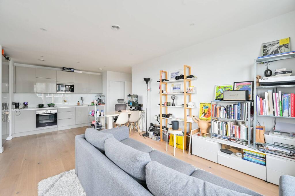 Main image of property: Walworth Road, Elephant and Castle, London, SE17