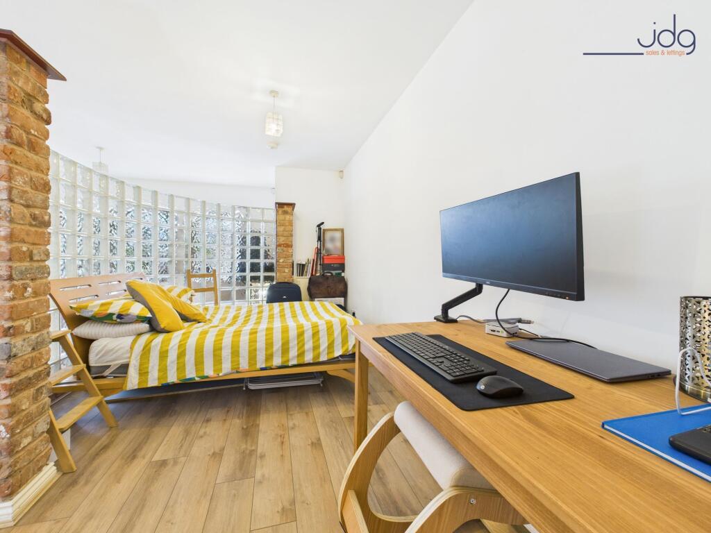 Apartment in Lancaster - View 4