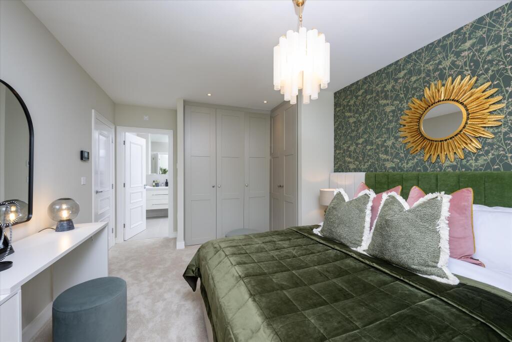 House in Winkfield, Bracknell Forest - More