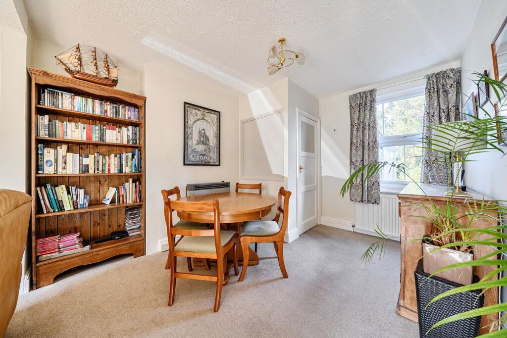 House in Flitwick, Central Bedfordshire - View 4