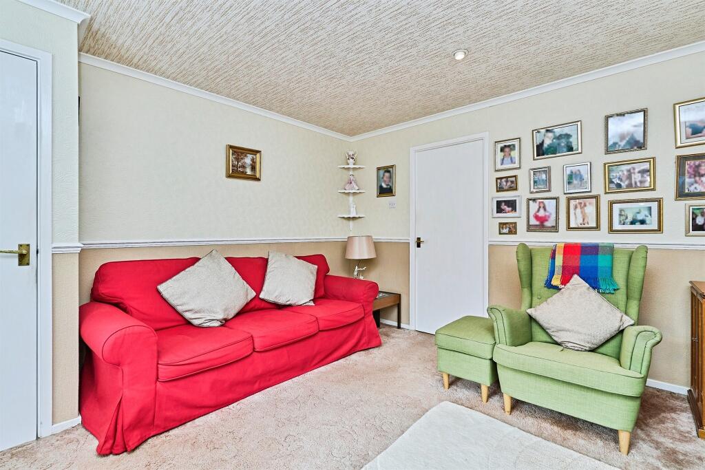 House in Wolverhampton, The Lunt - View 4