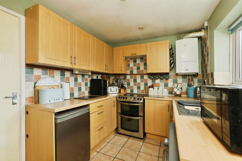 House in Doncaster, Hatfield - More