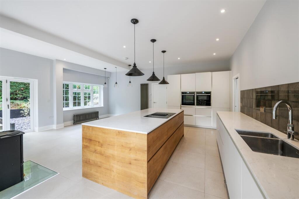 House in Mole Valley, Surrey - View 4