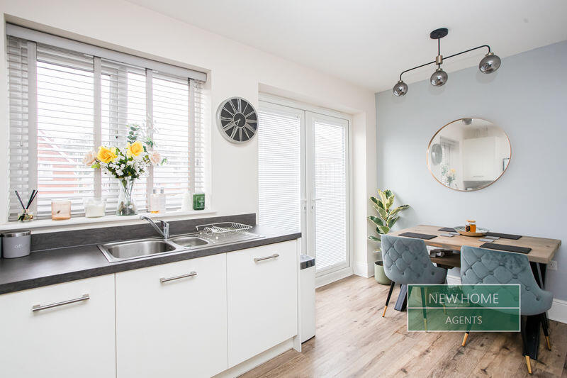 Pentrebane Drive, Pentrebane, Cardiff, CF5 3DR photo 5