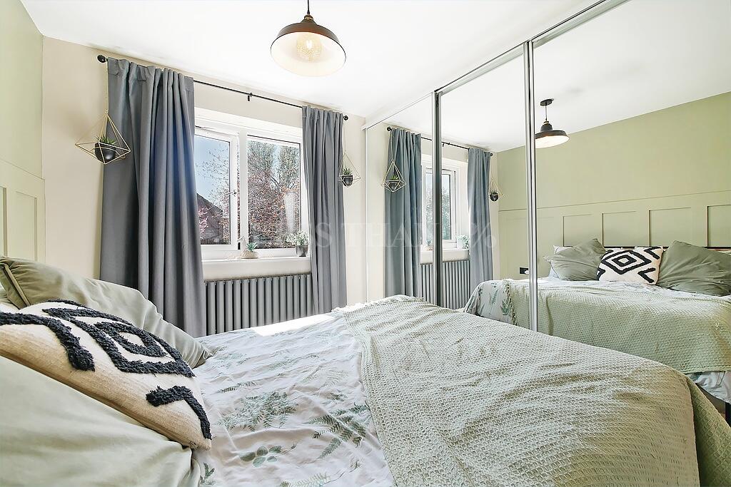 House in Towcester, West Northamptonshire - More