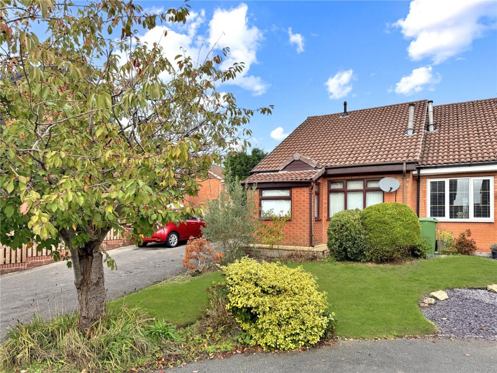 1-bed terraced on White Bark Close, Hednesford, Cannock, WS12, £150,000