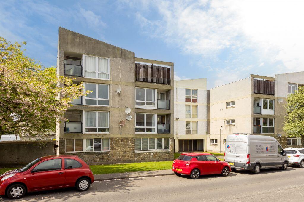 2-bed flat on 25E Newbigging, Musselburgh, EH21 7AL, £145,000