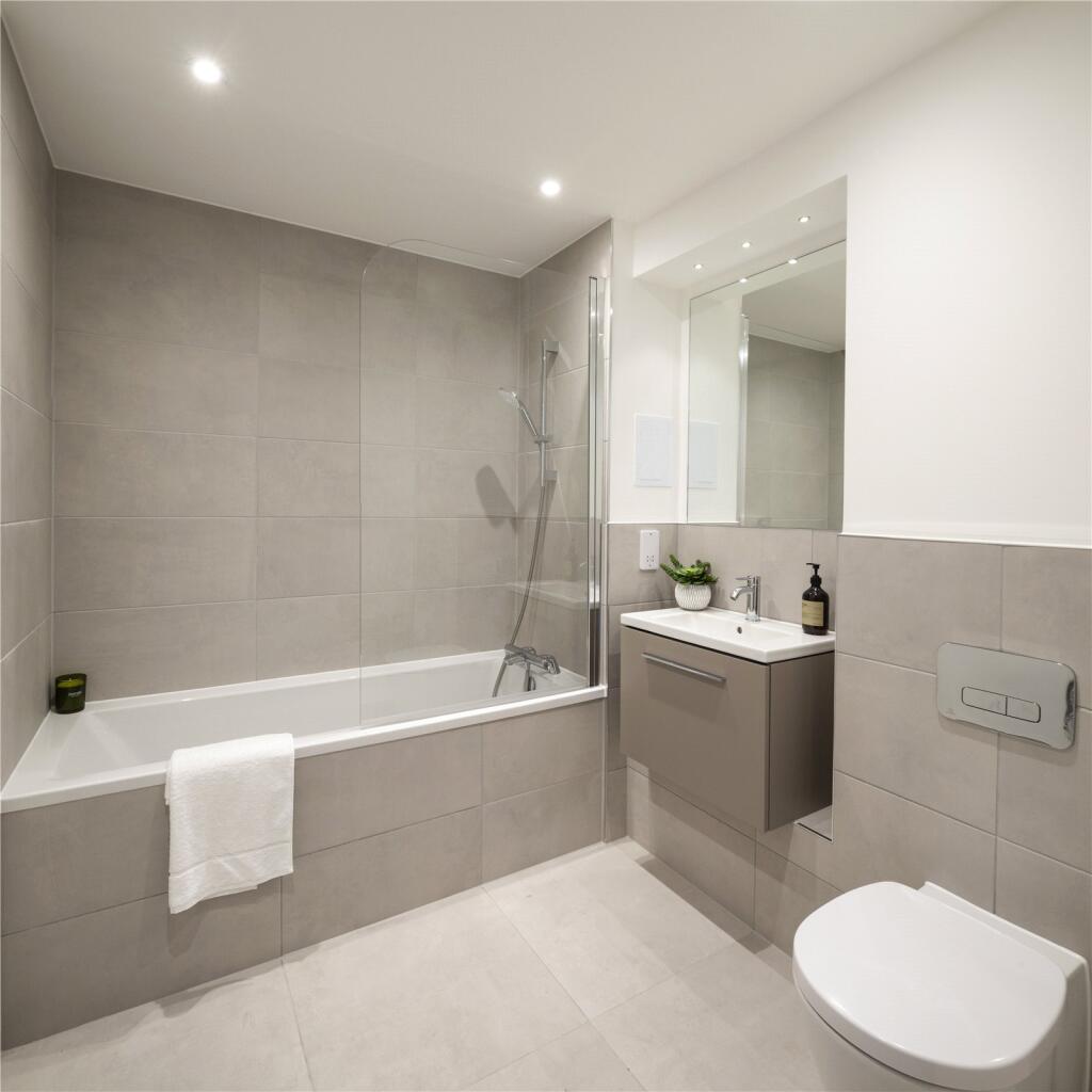 Apartment in London - View 5