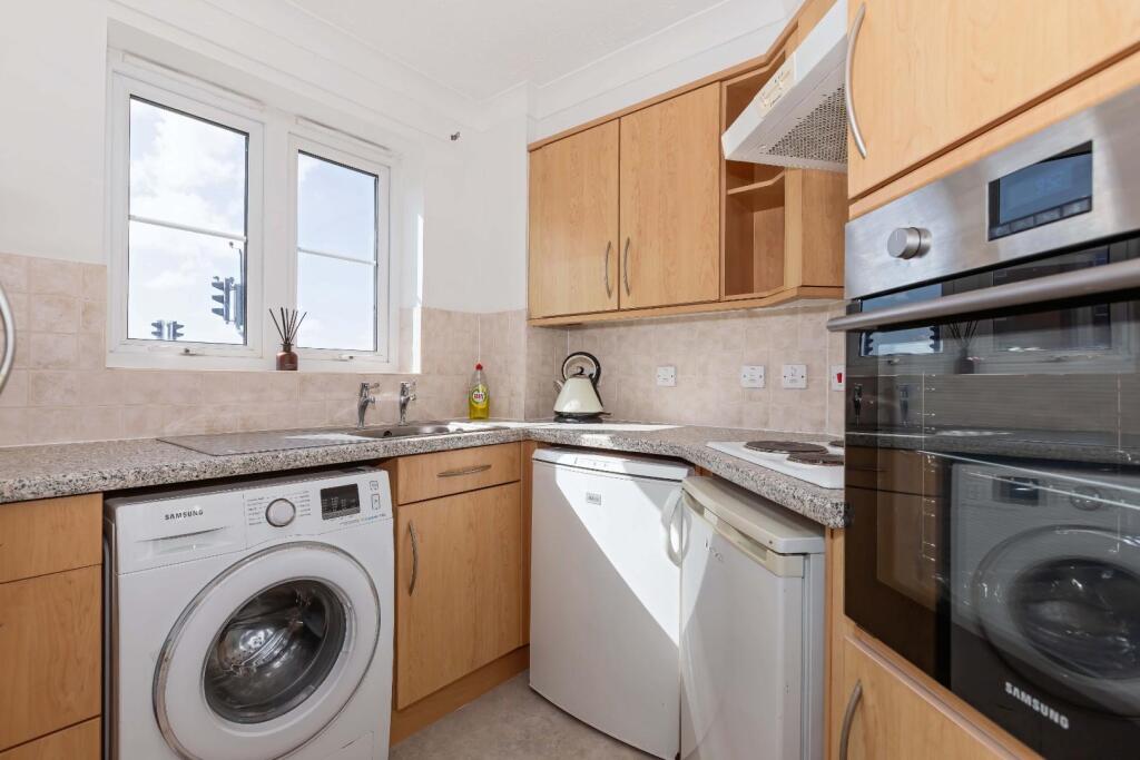 Brighton Road, Lancing photo 4