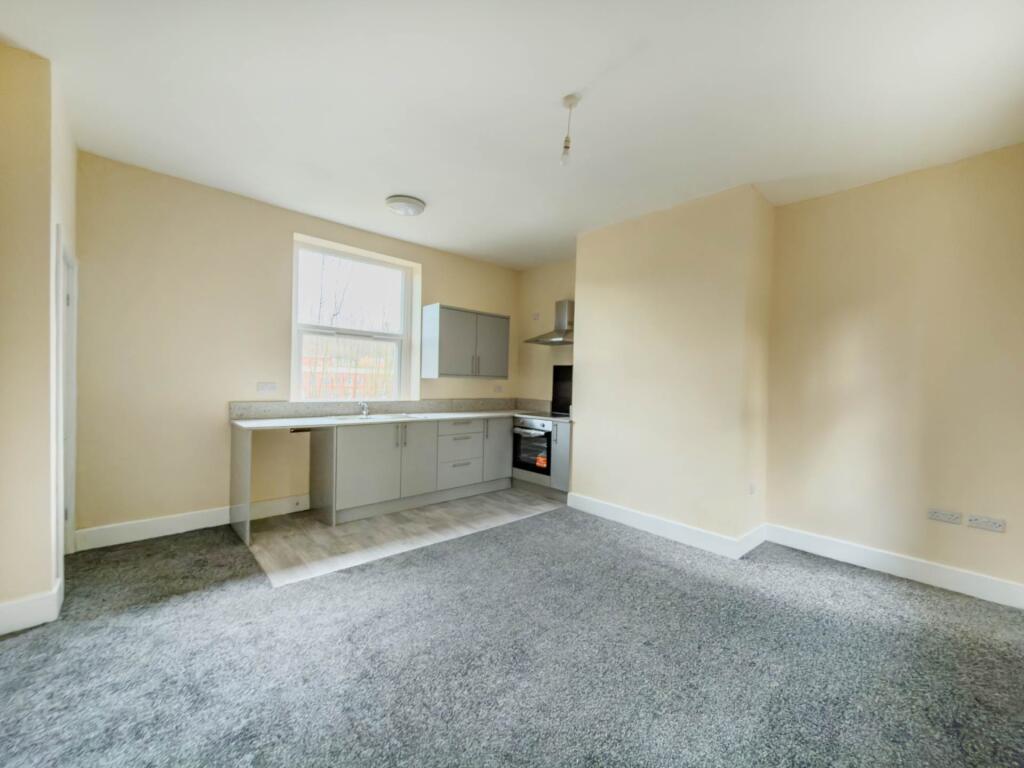 51, Primrose Hill, Batley photo 5