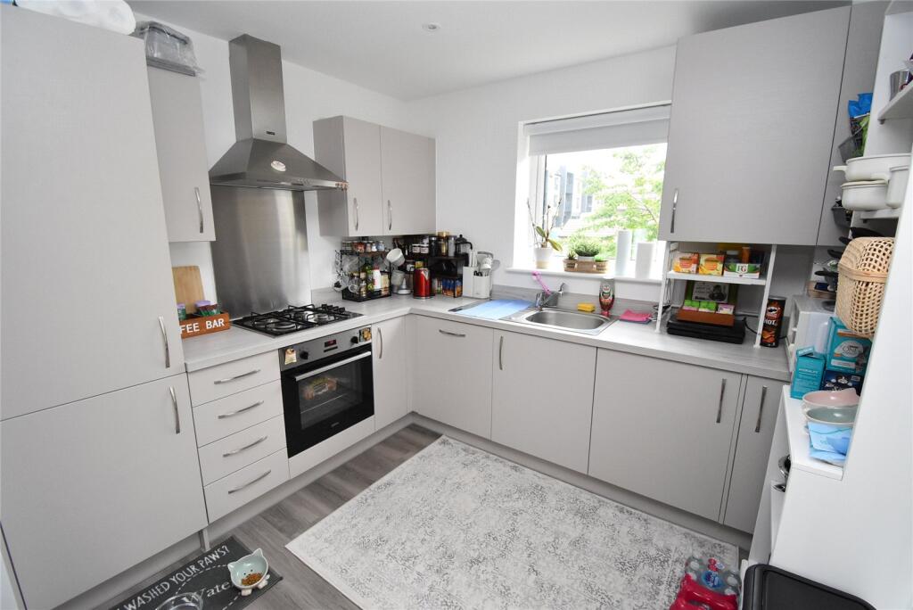 Apartment in Houghton Regis, Central Bedfordshire - View 3