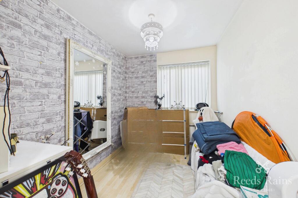 Apartment in Salford, Seedley - More