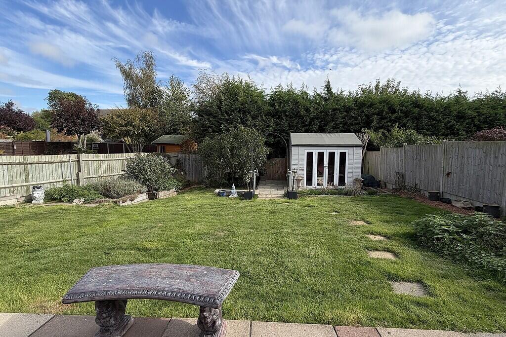 Redwood Avenue, Melton Mowbray photo 2