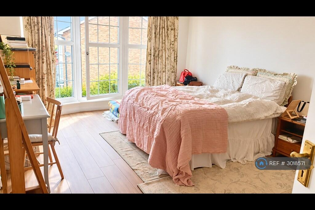House in New Malden, Motspur Park - View 4