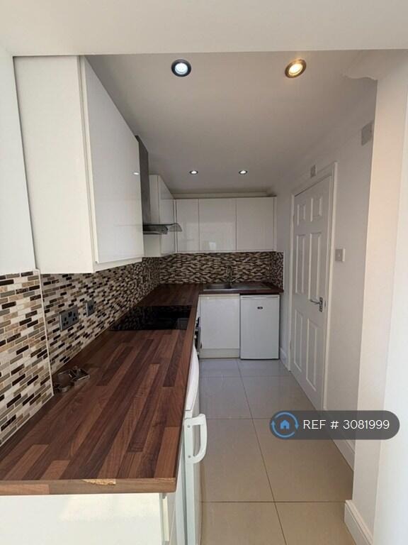 House in Reading - View 3