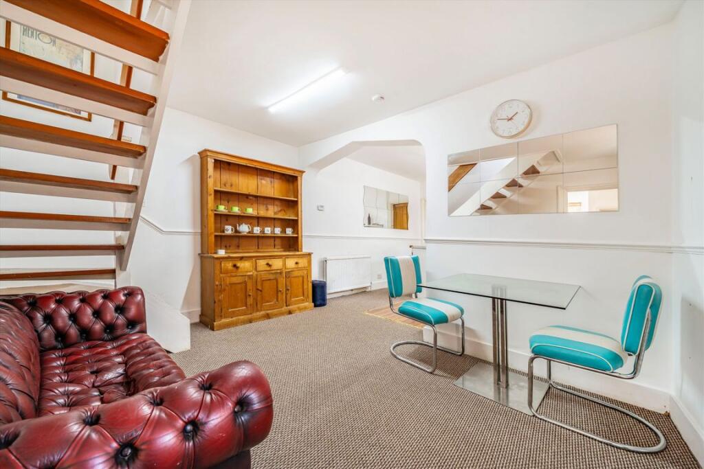 House in Twickenham - View 4