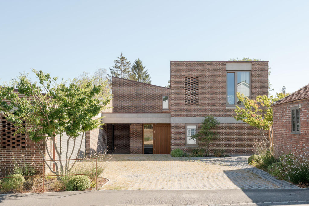 Main image of property: Ardingly Road, Haywards Heath