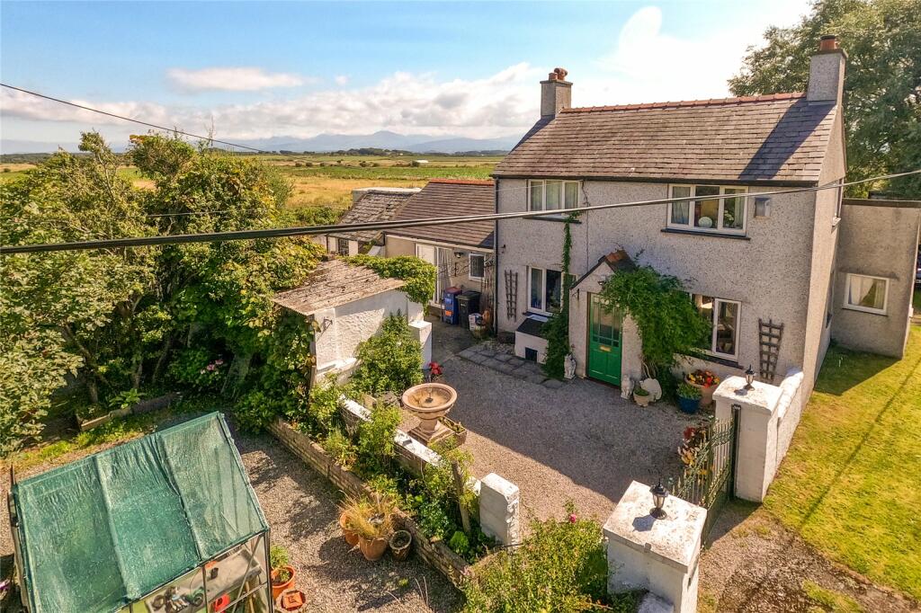 3-bed detached on Newborough, Llanfairpwll, Sir Ynys Mon, LL61, £549,950