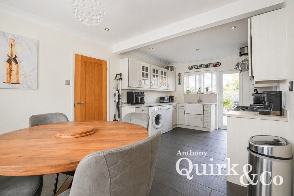 House in Castle Point, Canvey Island - View 3
