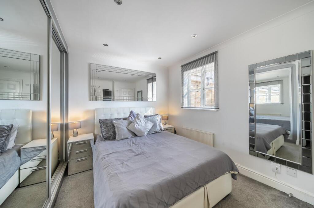 House in Hertsmere, Merry Hill, Bushey - View 4