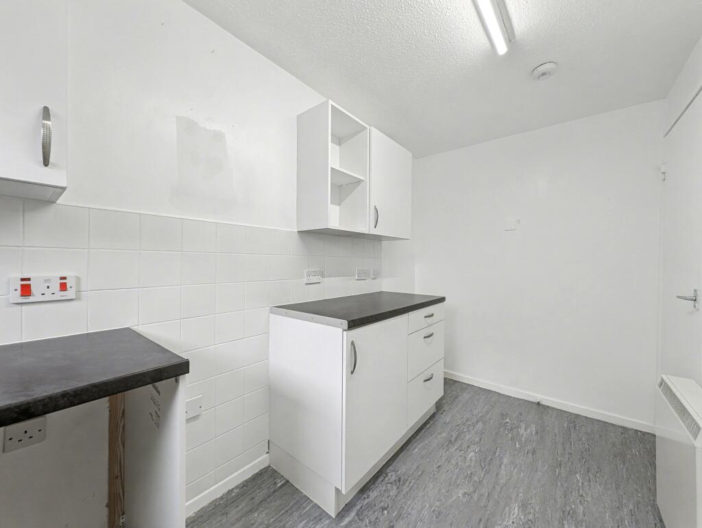Apartment in Newcastle upon Tyne - View 5