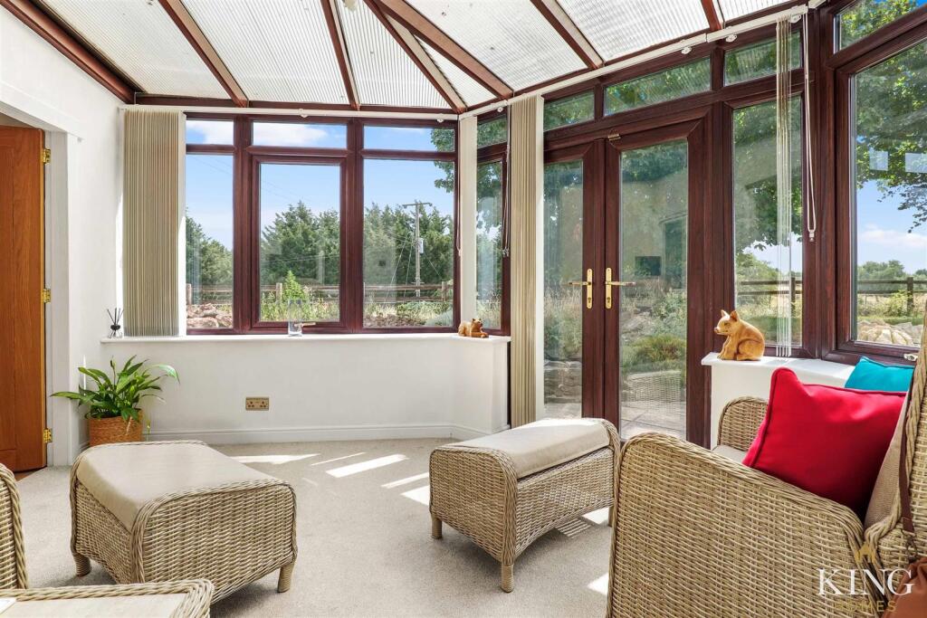 House in Worcester - View 5