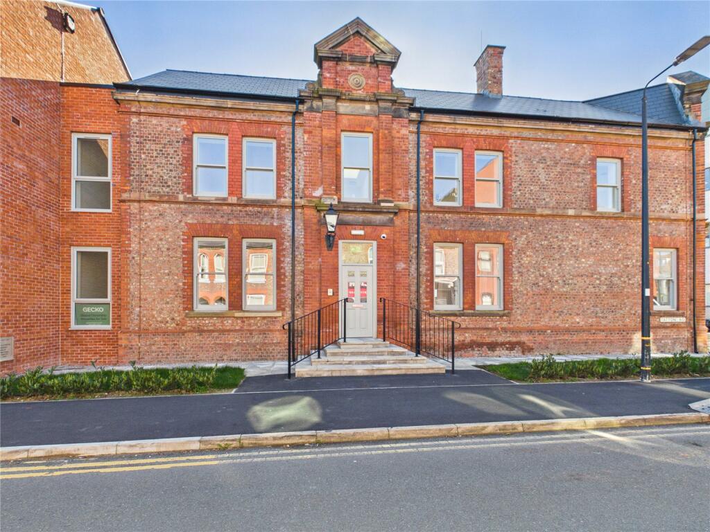 Main image of property: 30 Tatton Road, Sale, Manchester, M33
