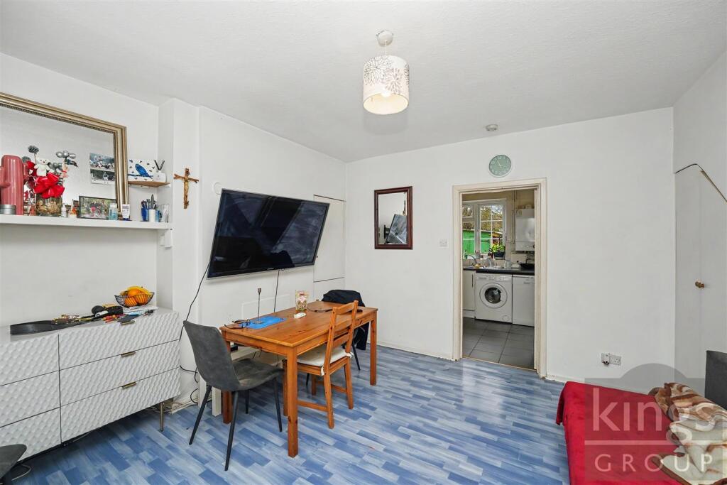 House in London - View 2