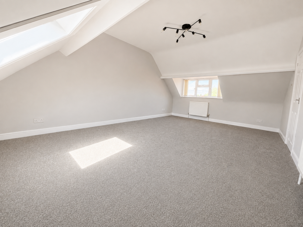 Goldcroft, Yeovil, BA21 photo 3