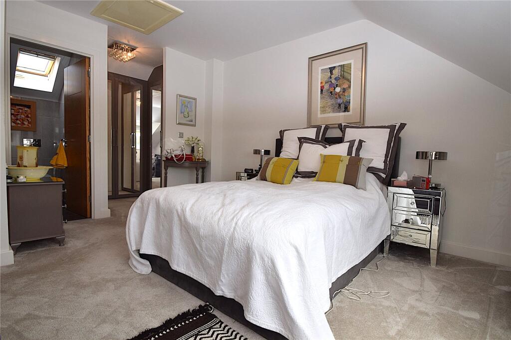 House in Hart, Darby Green, Yateley - View 5