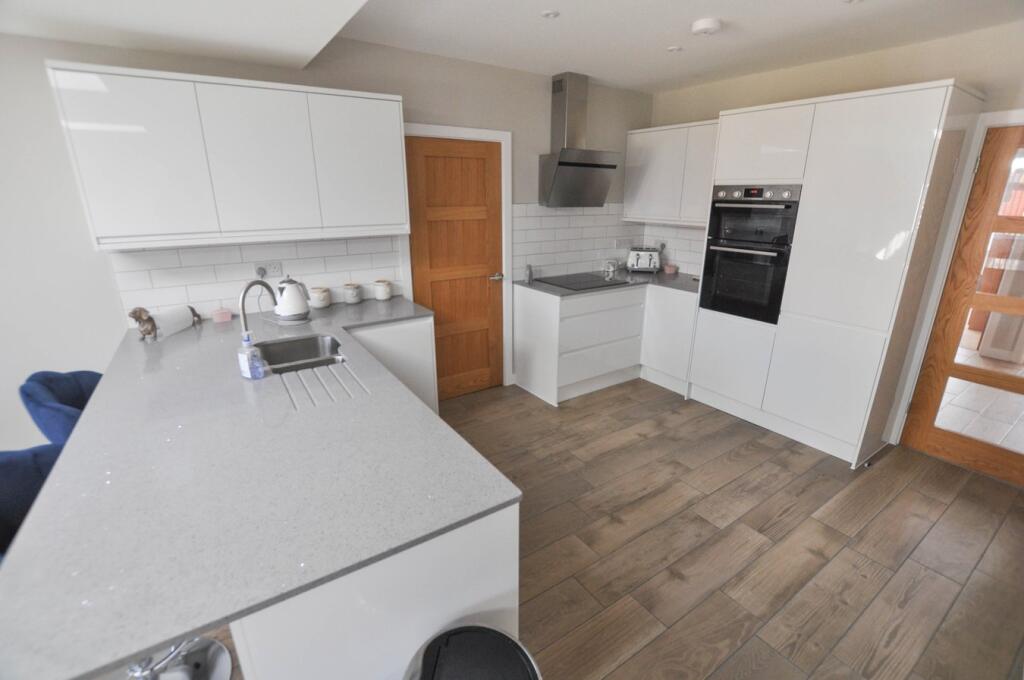 House in Hampreston, Canford Bottom, Colehill - View 4